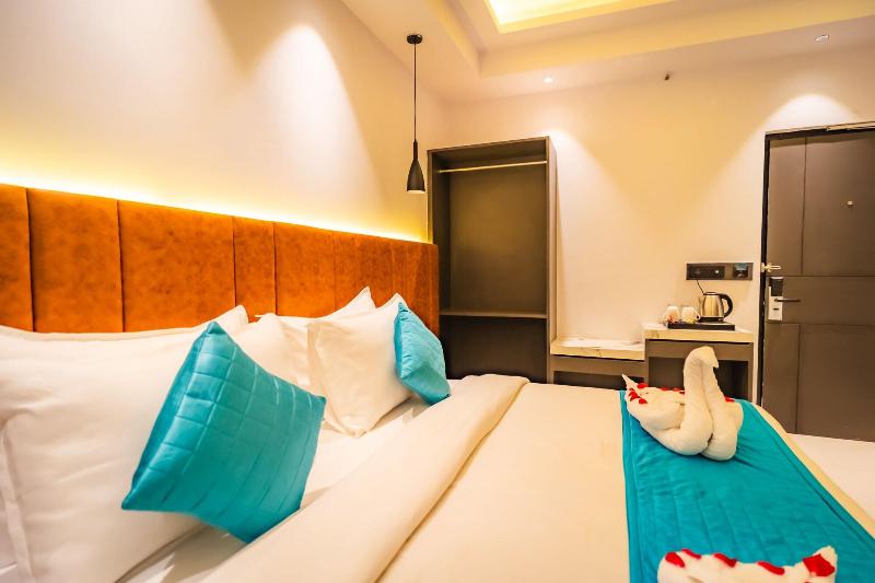 Ski Hotels And Resorts image