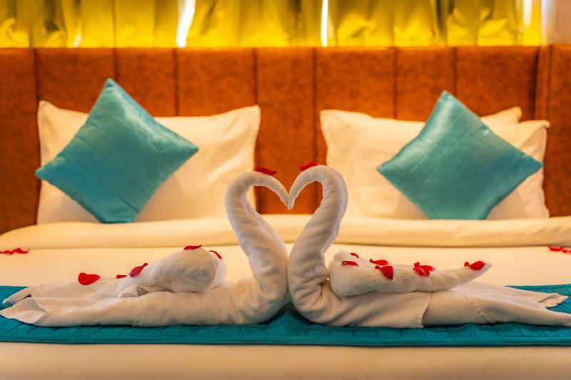 Ski Hotels And Resorts image