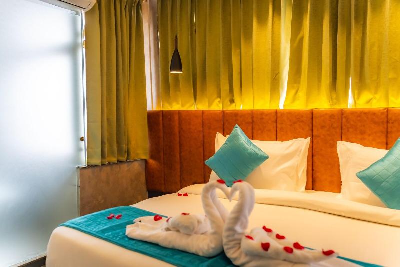 Ski Hotels And Resorts image