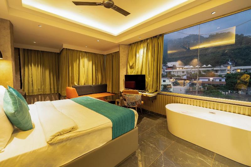 Ski Hotels And Resorts image