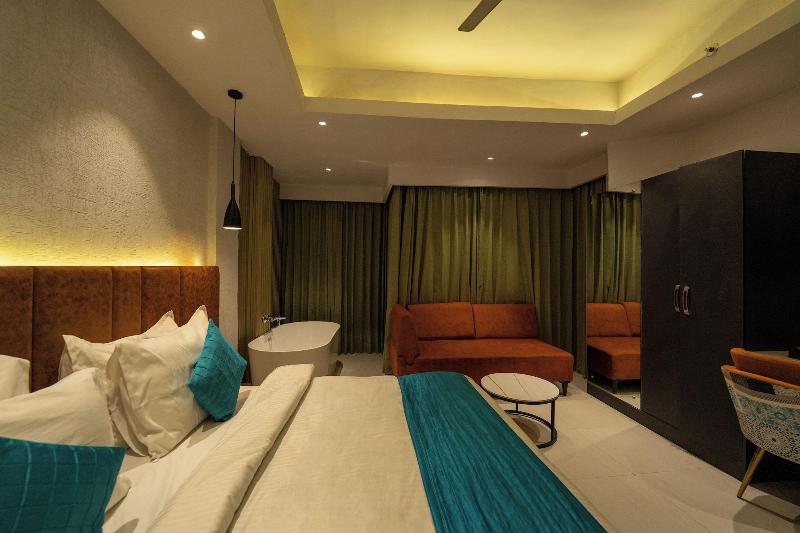 Ski Hotels And Resorts image