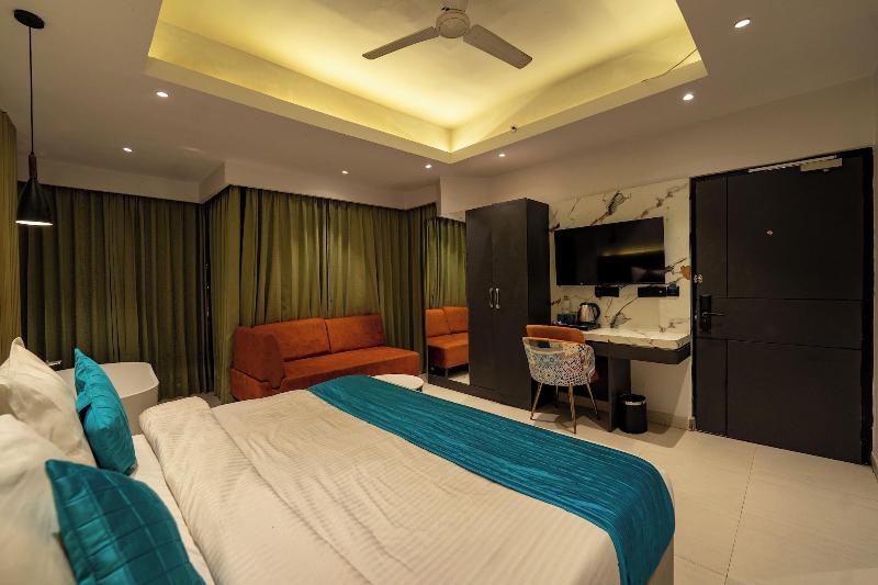 Ski Hotels And Resorts image