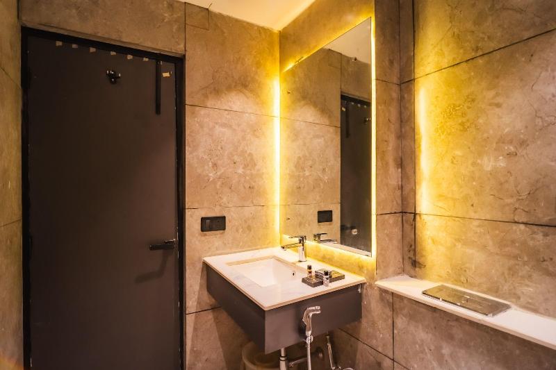 Ski Hotels And Resorts image