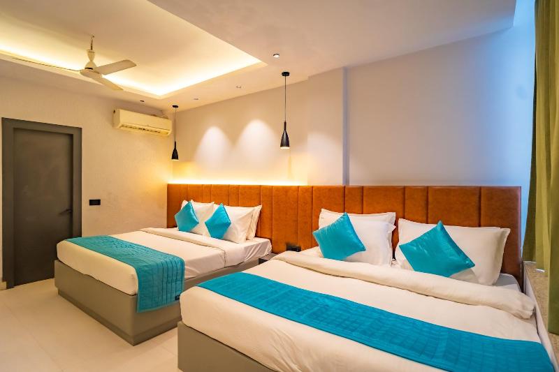 Ski Hotels And Resorts image