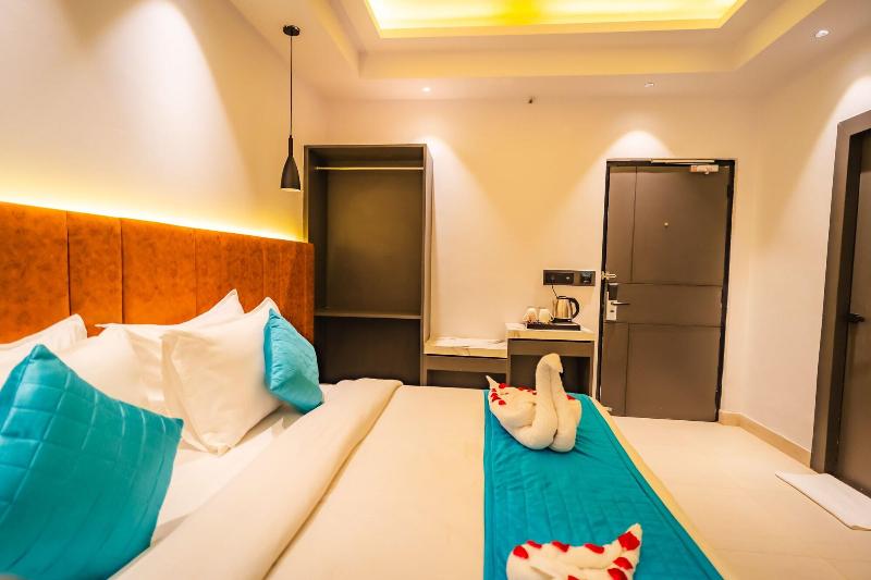 Ski Hotels And Resorts image