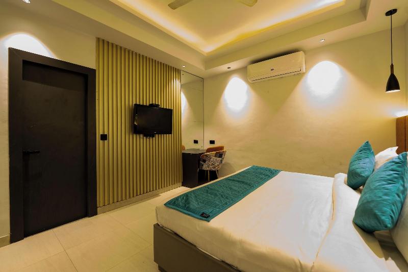 Ski Hotels And Resorts image