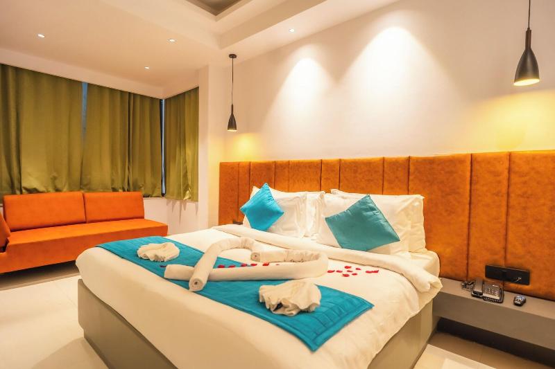 Ski Hotels And Resorts image