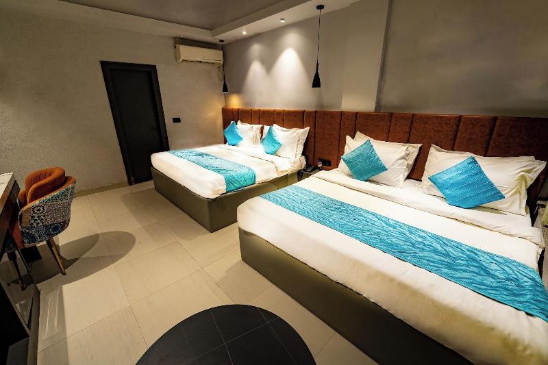 Ski Hotels And Resorts image
