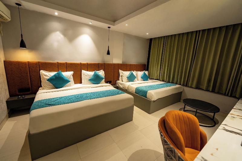 Ski Hotels And Resorts image