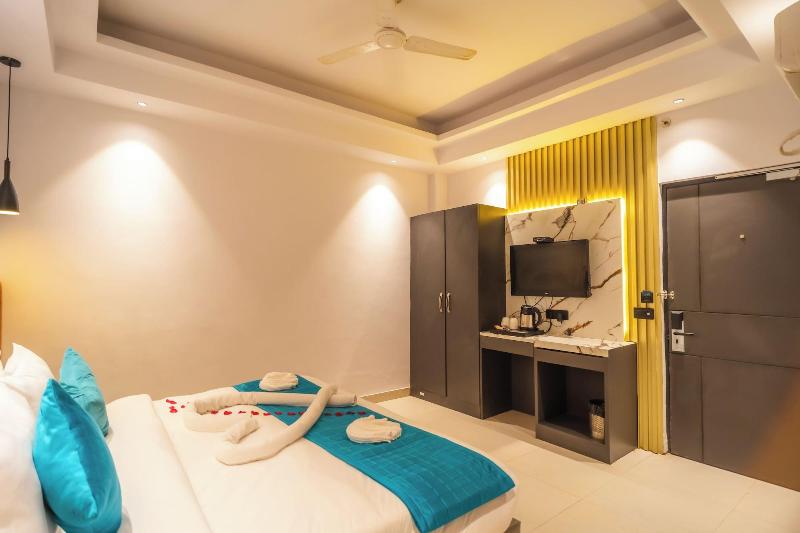 Ski Hotels And Resorts image