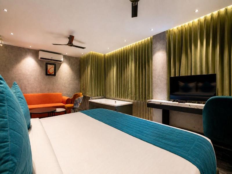 Ski Hotels And Resorts image