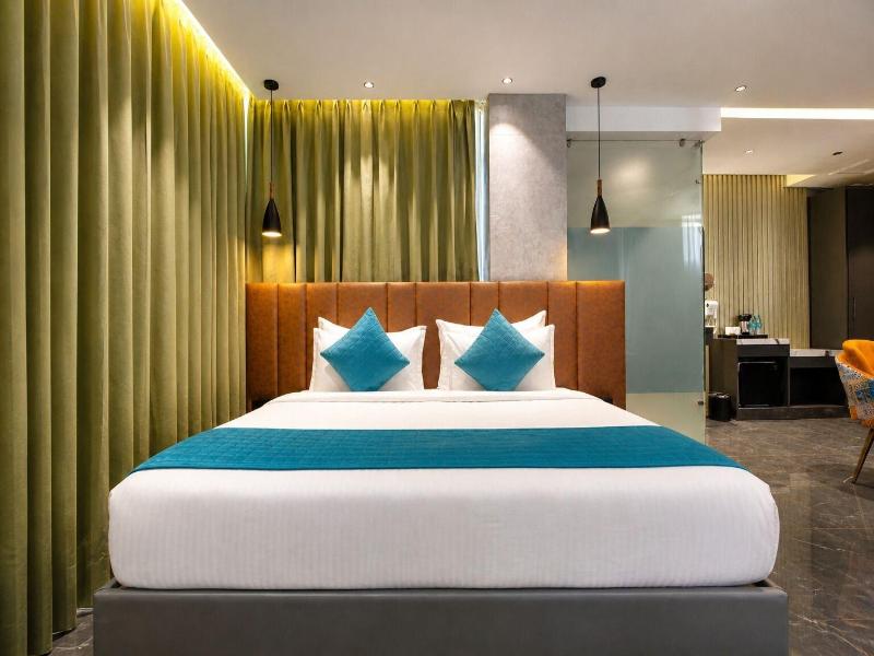 Ski Hotels And Resorts image