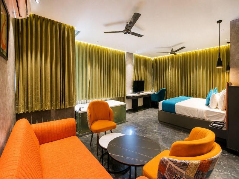 Ski Hotels And Resorts image