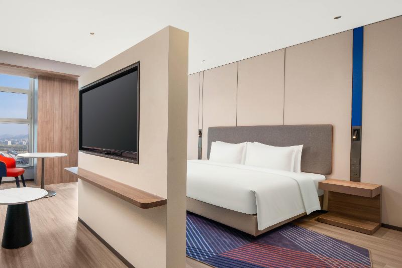 Holiday Inn Express Lvliang Xing County image