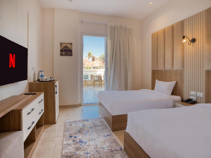 Mazar Pyramids Hotel image