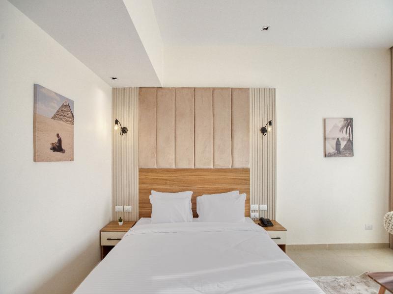 Mazar Pyramids Hotel image
