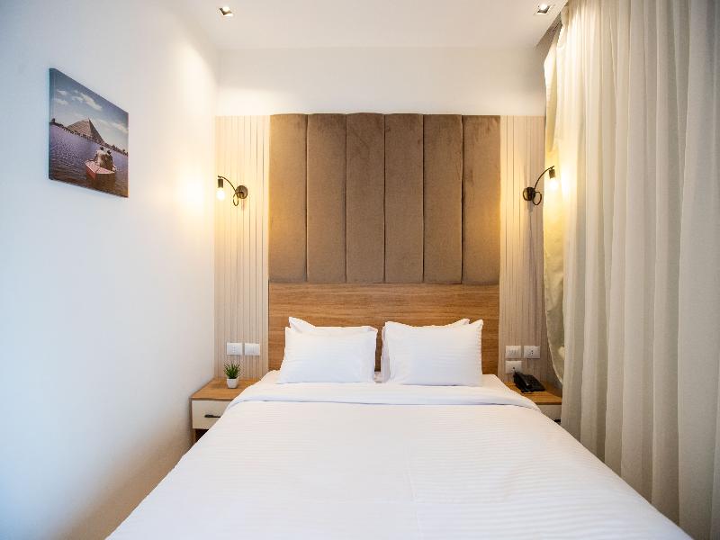 Mazar Pyramids Hotel image