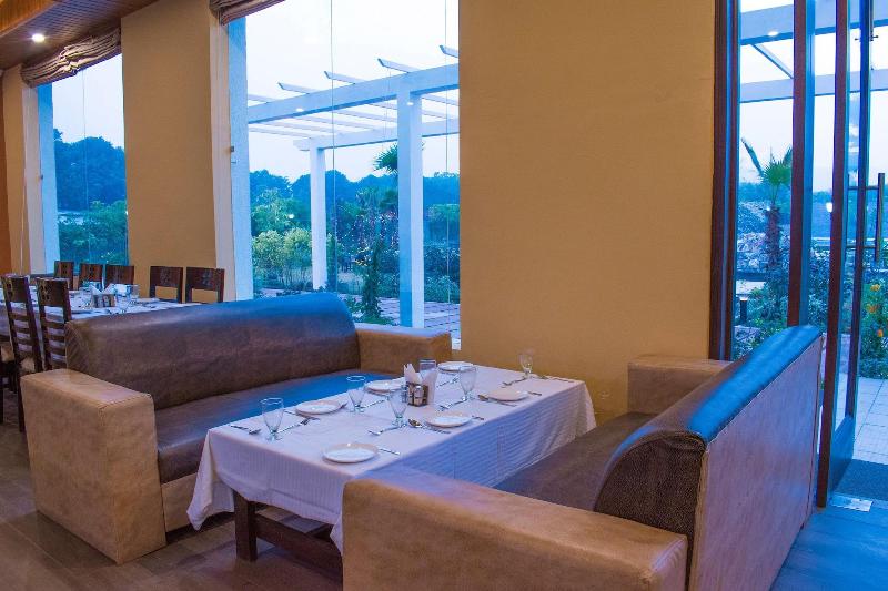 The Darien Resort image