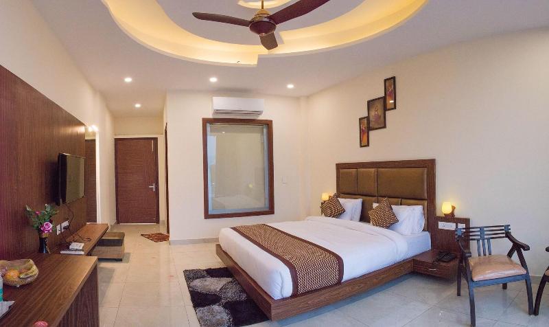 The Darien Resort image