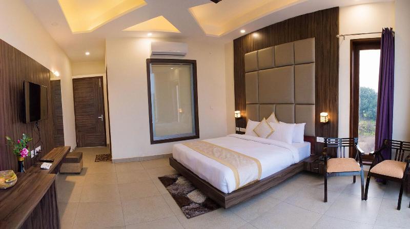 The Darien Resort image