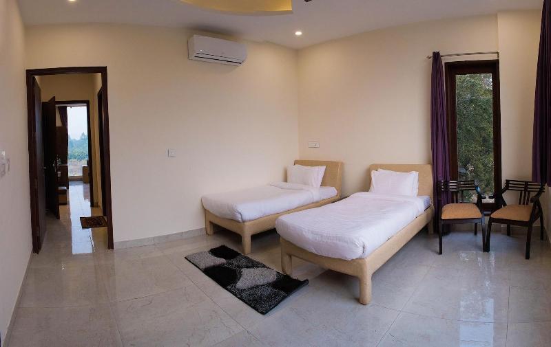 The Darien Resort image