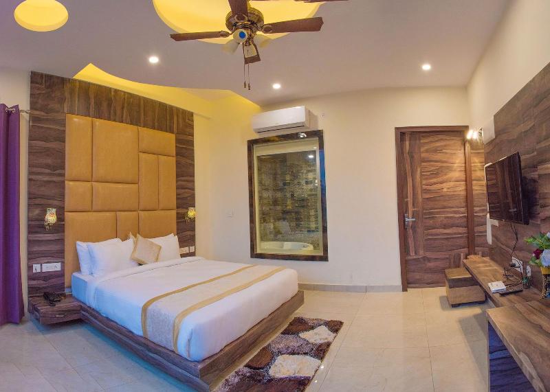The Darien Resort image