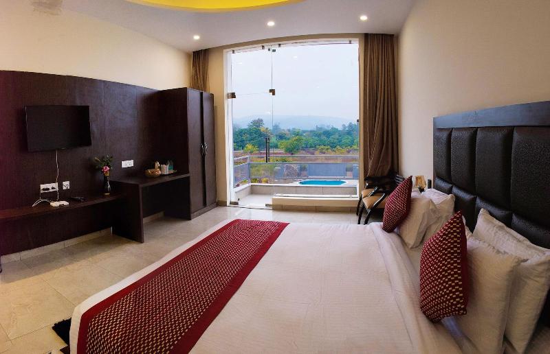 The Darien Resort image
