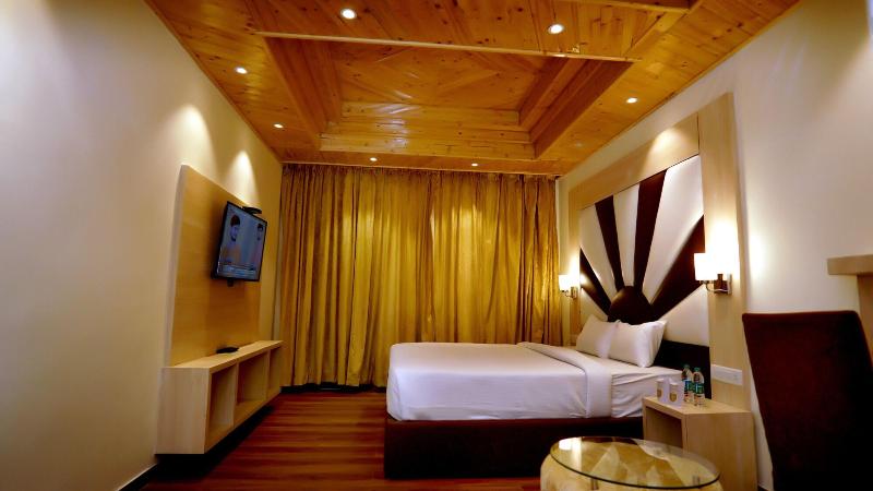 The Jungle Mountain Retreat image