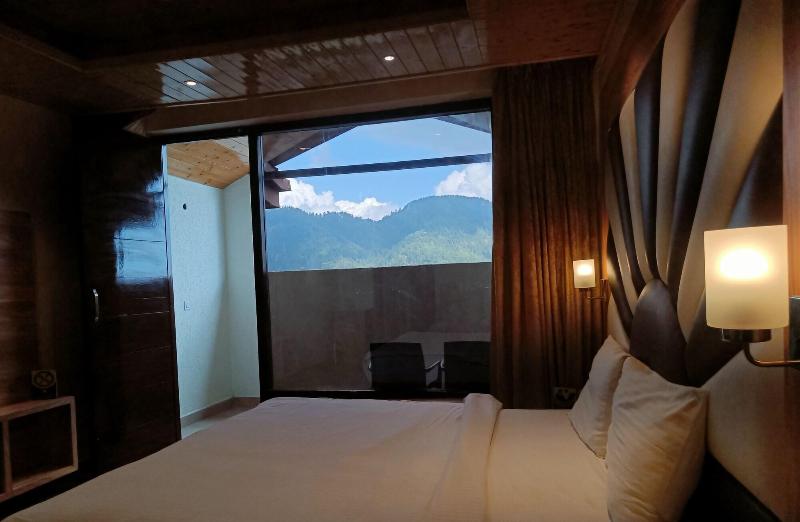 The Jungle Mountain Retreat image