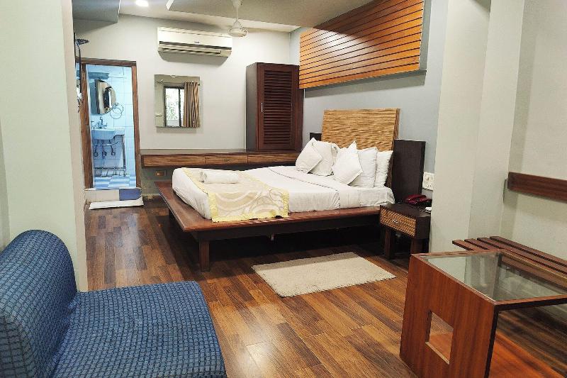 Hotel Maharaja International image