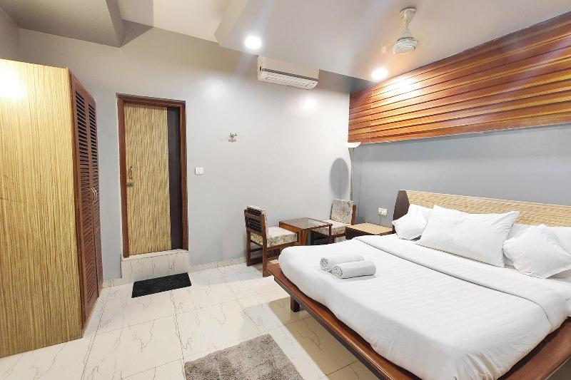 Hotel Maharaja International image