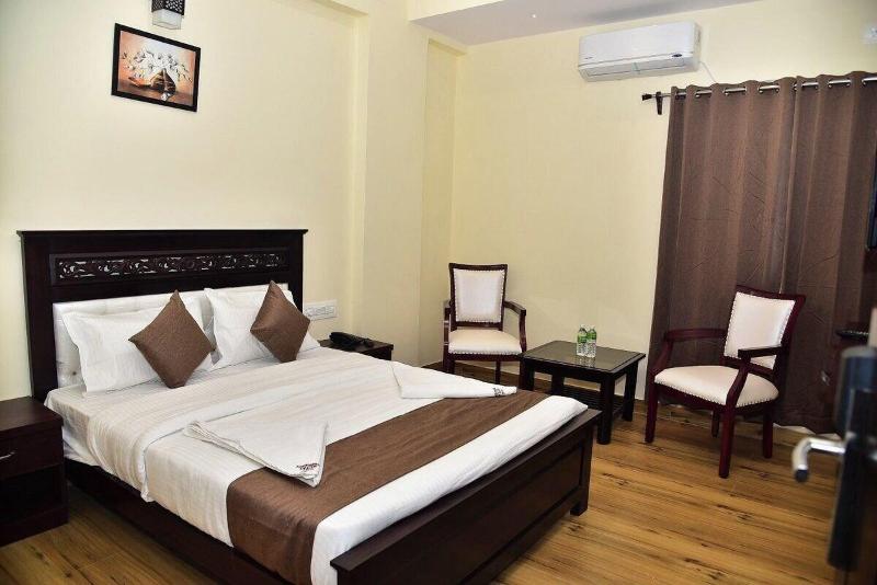Sak Royal Residency image