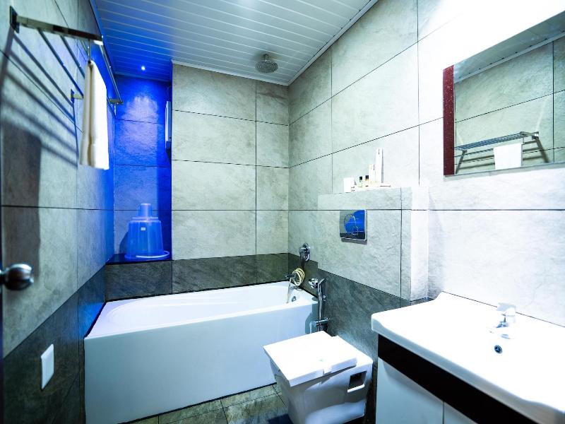 Hotel C7 Munnar image