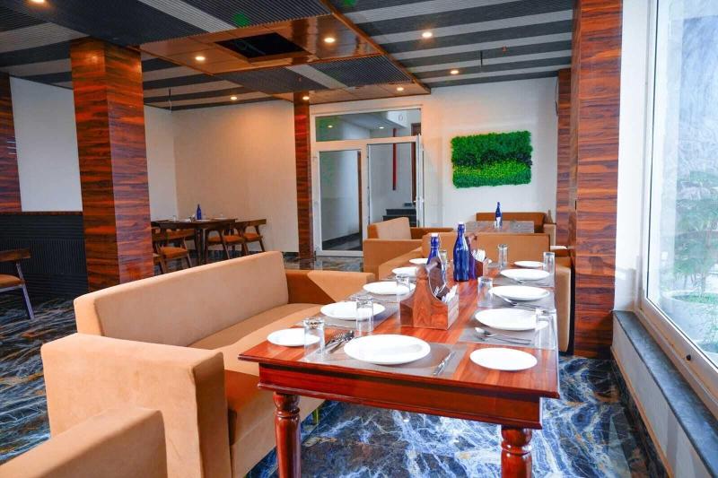 Clovis Hotel & Restaurant image