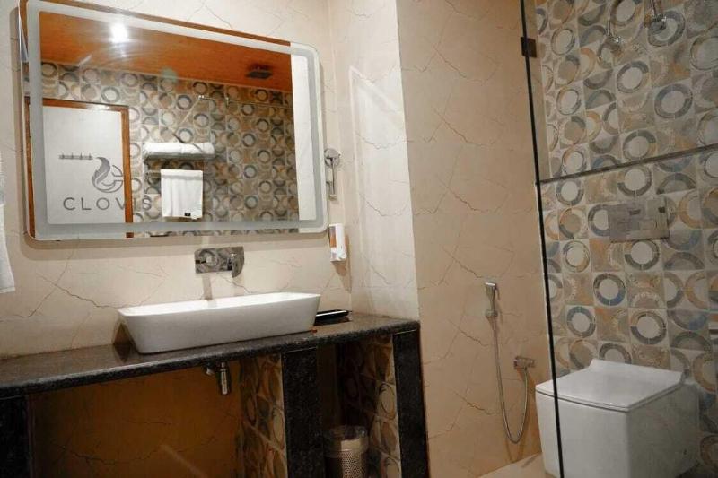 Clovis Hotel & Restaurant image