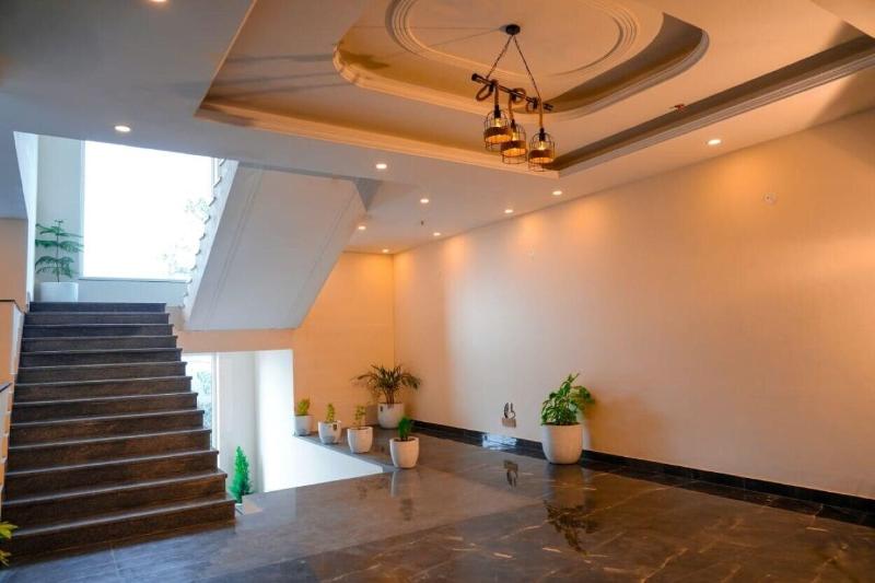 Clovis Hotel & Restaurant image