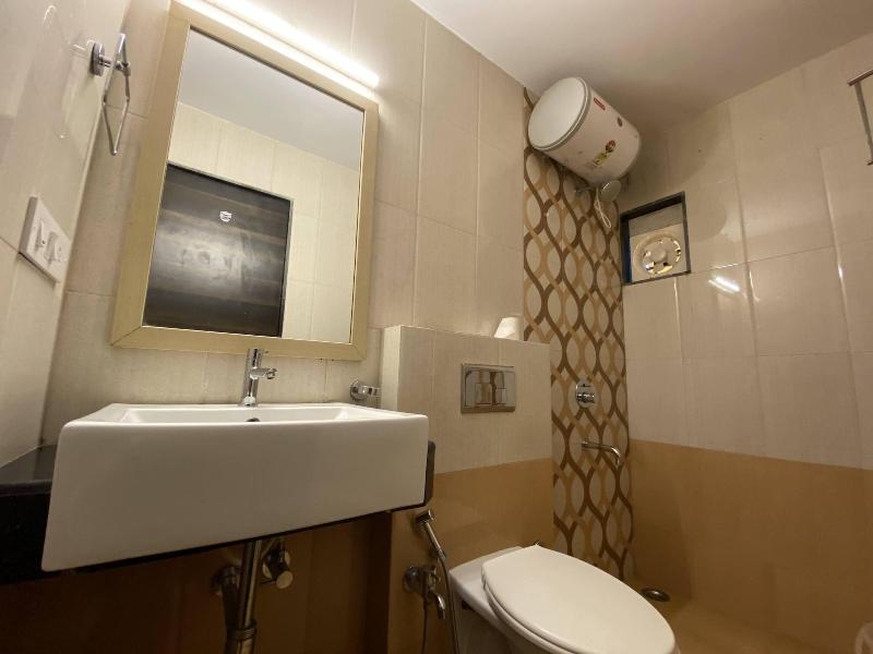 Aron Resort Lonavala Near Old Mumbai Pune Highway image