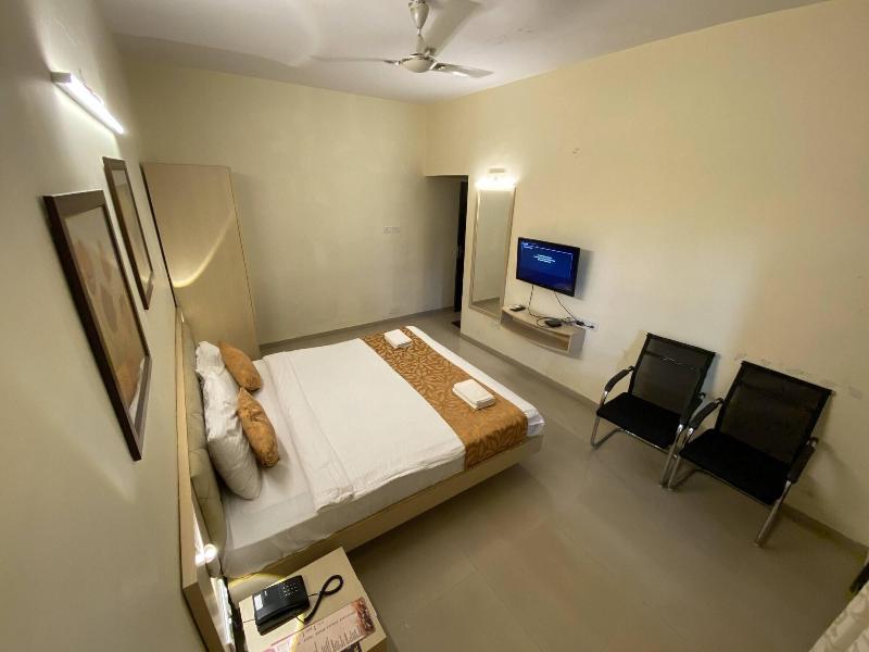 Aron Resort Lonavala Near Old Mumbai Pune Highway image