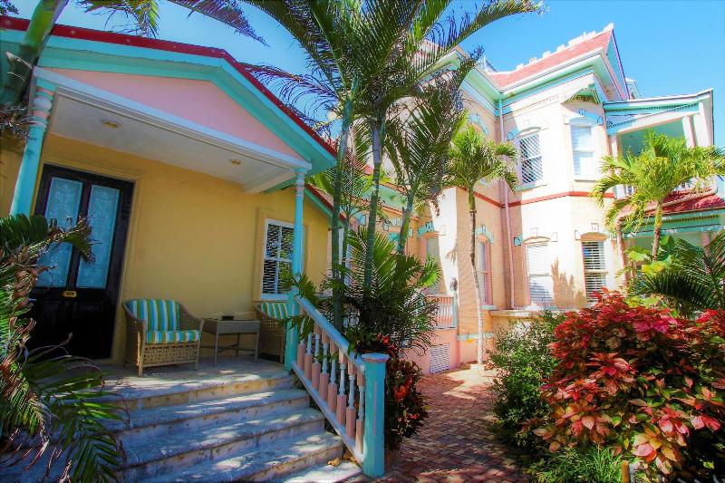 The Mansion On The Sea - Southernmost House