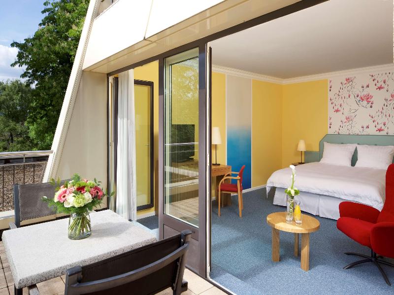 Hotel Parc Plaza image