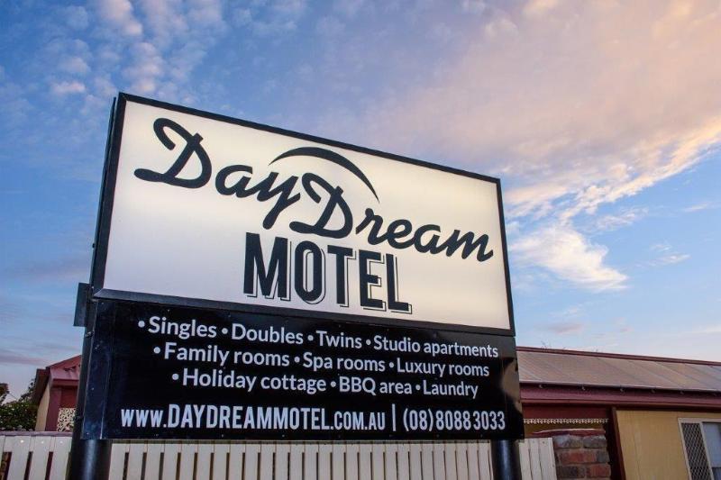 Daydream Motel And Apartments