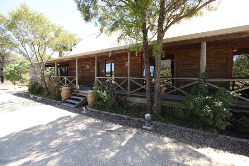 Silverpoint Estate image