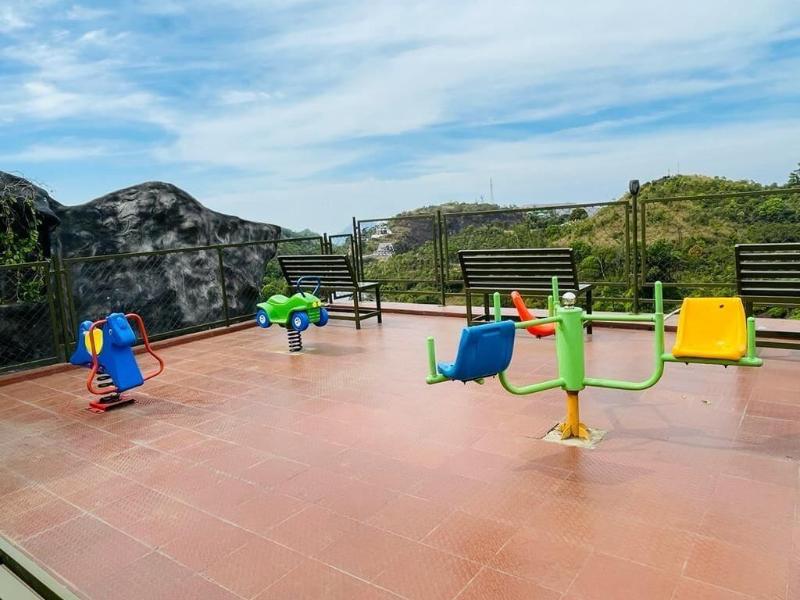 Foggy Knolls Resort