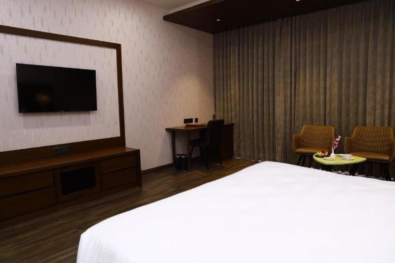 Devka Beach Resort image