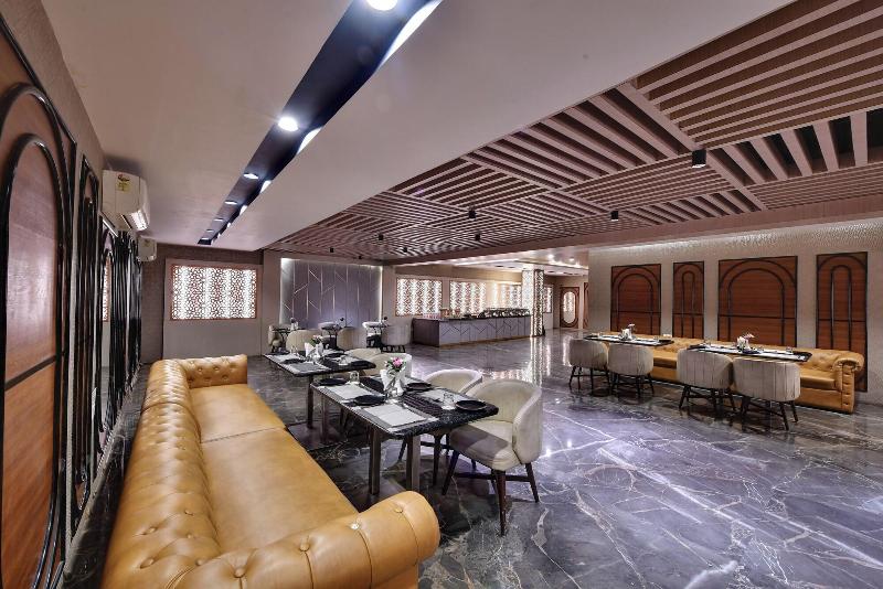 Rnb Select Hotel Walk In Lucknow image