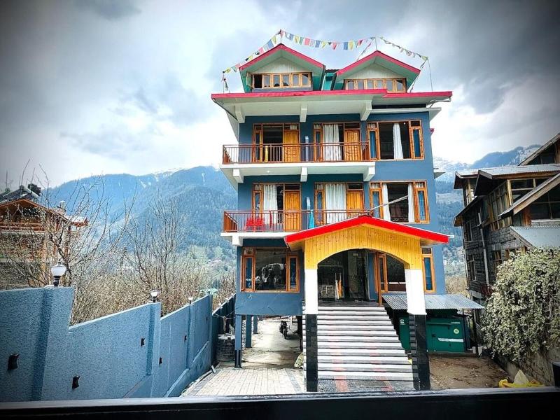 Goroomgo Sakura Palace Manali — main photo