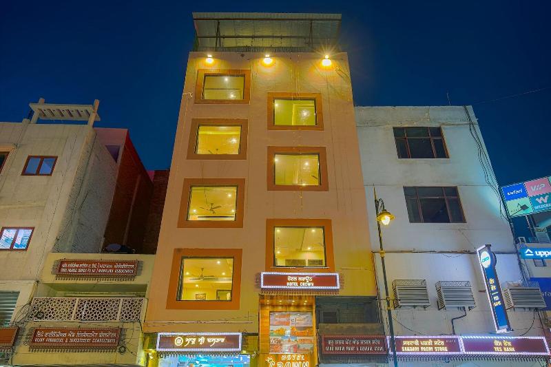 Hotel Crown — general view