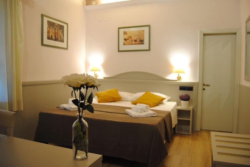 Hotel Camilla image