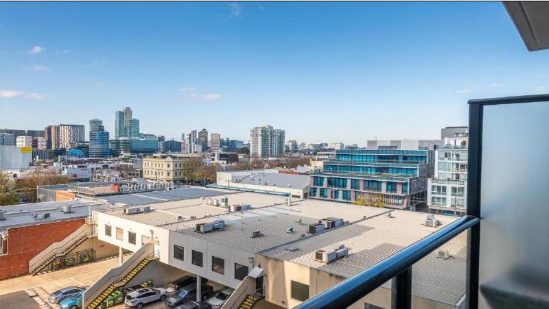 Melbourne City Apartments - Teri image