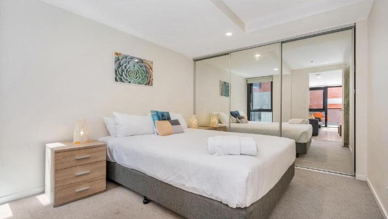 Melbourne City Apartments - Teri image